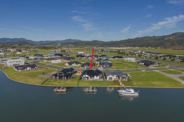 Photo of property in 28 Ngaroma Crescent, Whitianga, 3510