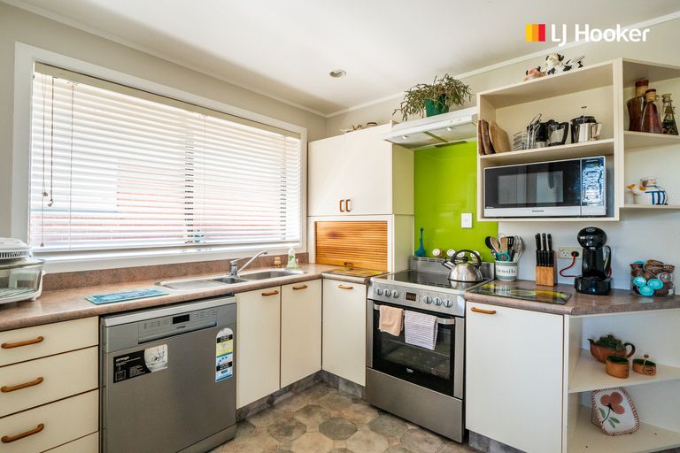 Photo of property in 12 Thomson Street, Green Island, Dunedin, 9018