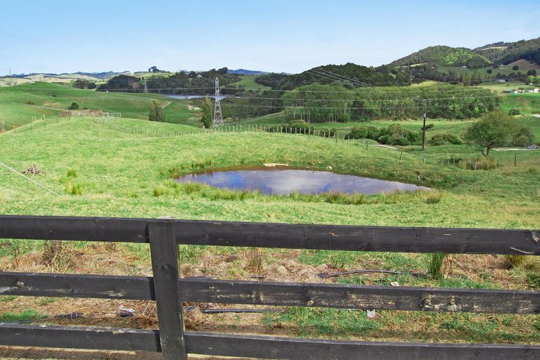 Photo of property in 9 Mountain Road, Kaiwaka, 0587