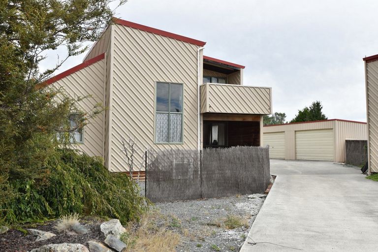 Photo of property in 12a Ahuriri Drive, Omarama, 9412