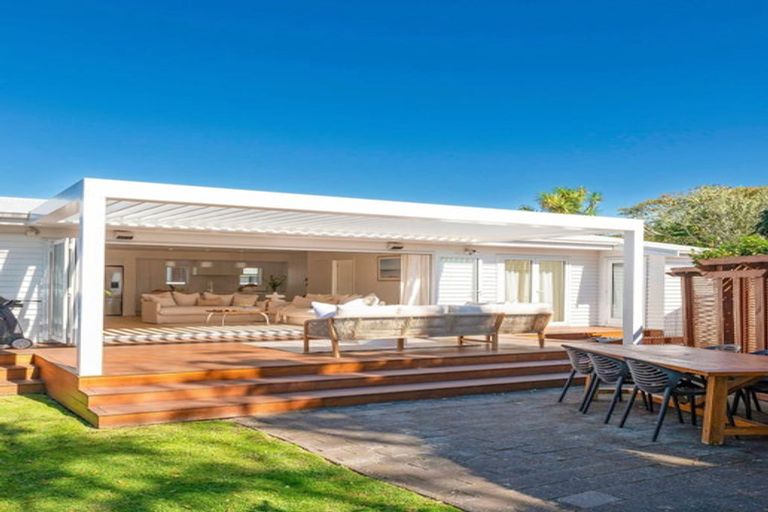 Photo of property in 1/27 Motuora Road, Manly, Whangaparaoa, 0930