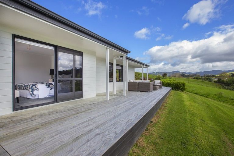 Photo of property in 21 Laly Haddon Place, Matakana, Warkworth, 0985