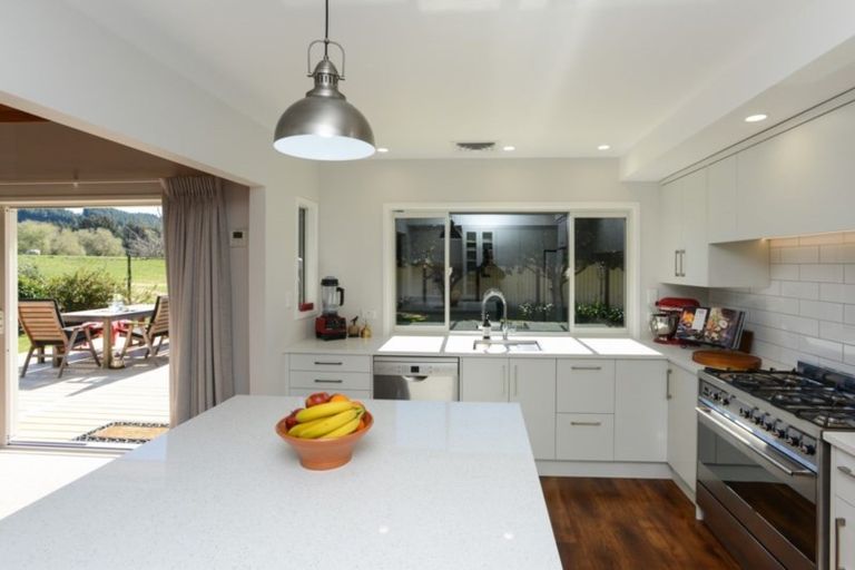 Photo of property in 10 Churchill Drive, Taradale, Napier, 4112