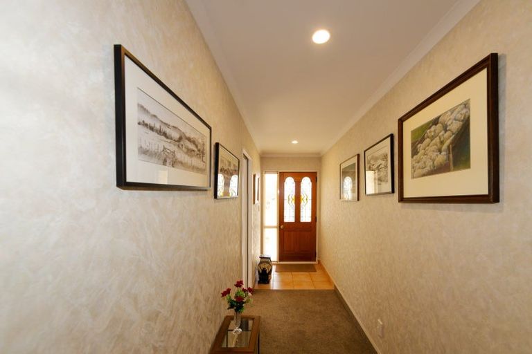 Photo of property in 8 Dules Walk, Taradale, Napier, 4112