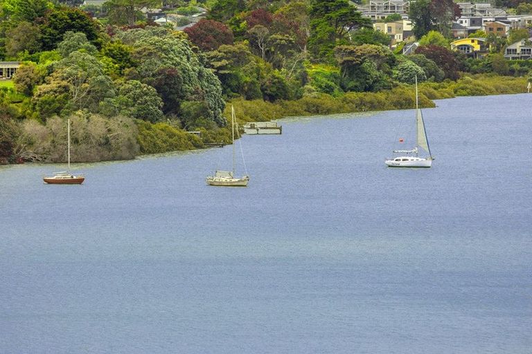 Photo of property in 17a Constable Lane, West Harbour, Auckland, 0618