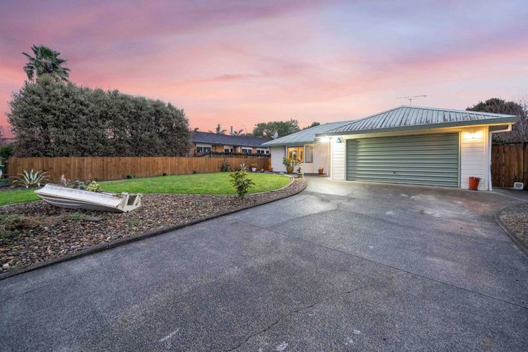 Photo of property in 1 Coolen Place, Tuakau, 2121