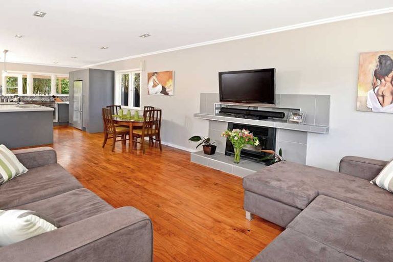 Photo of property in 56 Saffron Street, Birkdale, Auckland, 0626