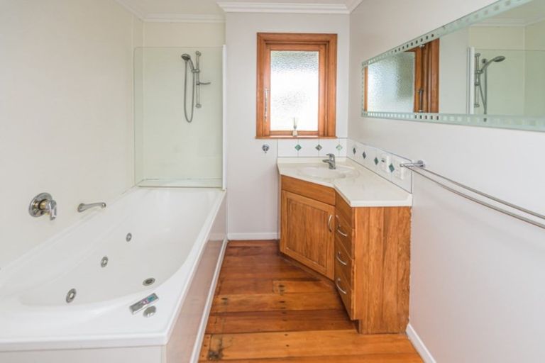 Photo of property in 6 Borlase Place, Aramoho, Whanganui, 4500