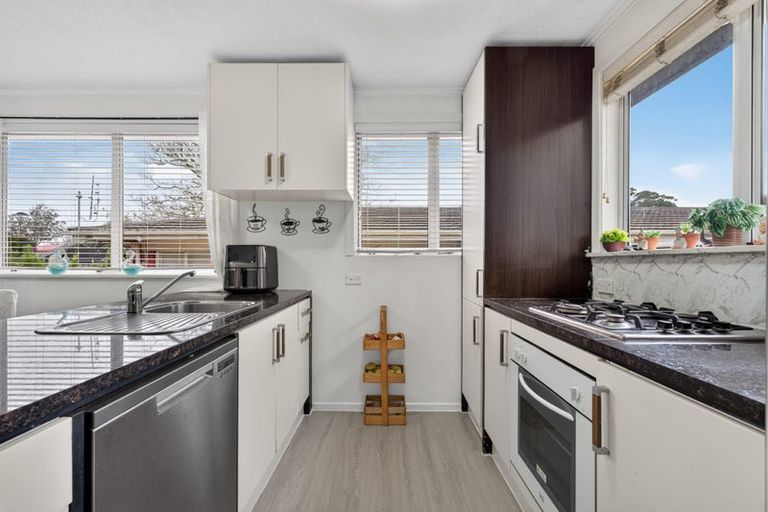 Photo of property in 209b Edmonton Road, Te Atatu South, Auckland, 0610