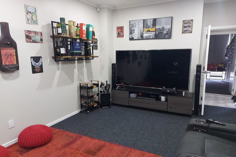 Photo of property in 11 Josland Lane, Wallaceville, Upper Hutt, 5018