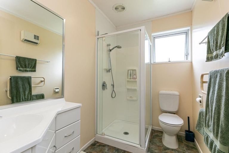 Photo of property in 9 Epping Grove, Karori, Wellington, 6012