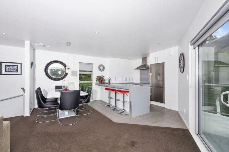 Photo of property in 96 Victory Road, Laingholm, Auckland, 0604