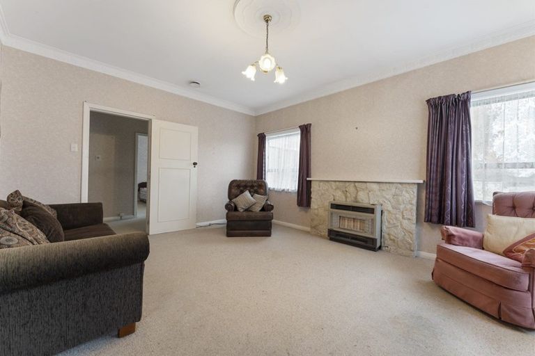 Photo of property in 122 Winchester Street, Levin, 5510