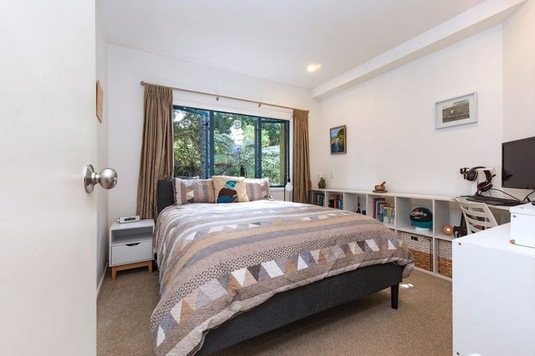 Photo of property in 220 Woodlands Park Road, Titirangi, Auckland, 0604