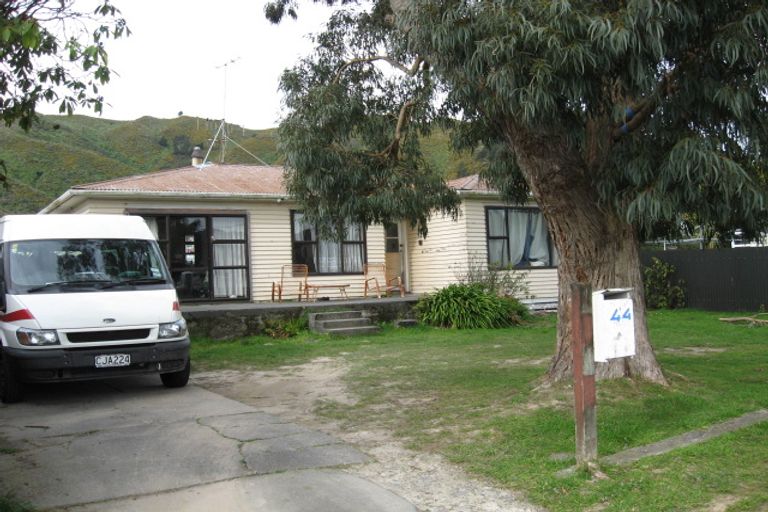 Photo of property in 44 Frederick Street, Wainuiomata, Lower Hutt, 5014
