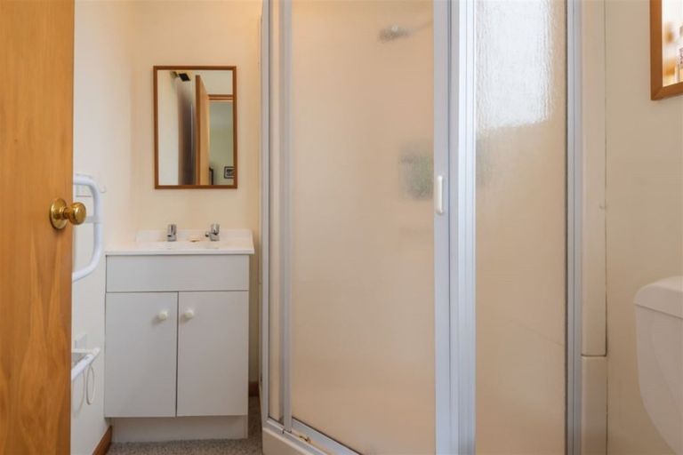 Photo of property in 2 Pentonville Close, Westmorland, Christchurch, 8025