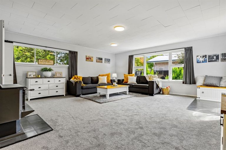 Photo of property in 70 Woodbury Street, Russley, Christchurch, 8042