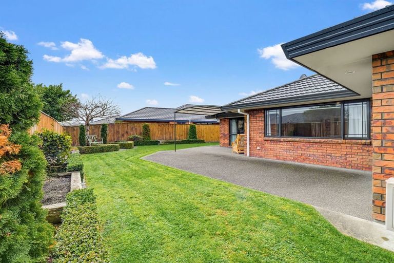 Photo of property in 52 Tennyson Avenue, Kelvin Grove, Palmerston North, 4414