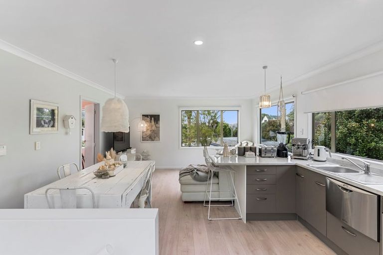 Photo of property in 118 Stredwick Drive, Torbay, Auckland, 0630