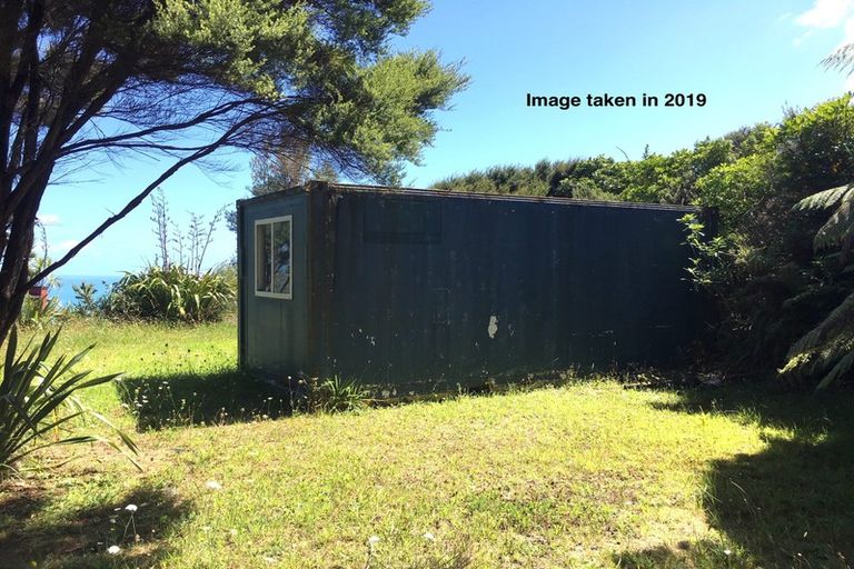 Photo of property in 105 Piha Road, Piha, 0772