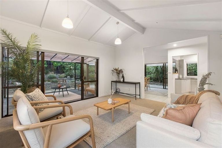 Photo of property in 2/25 Onepoto Road, Hauraki, Auckland, 0622