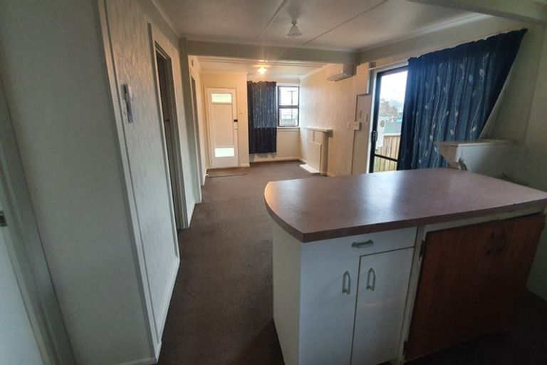 Photo of property in 28 Tarahua Road, Vogeltown, New Plymouth, 4310