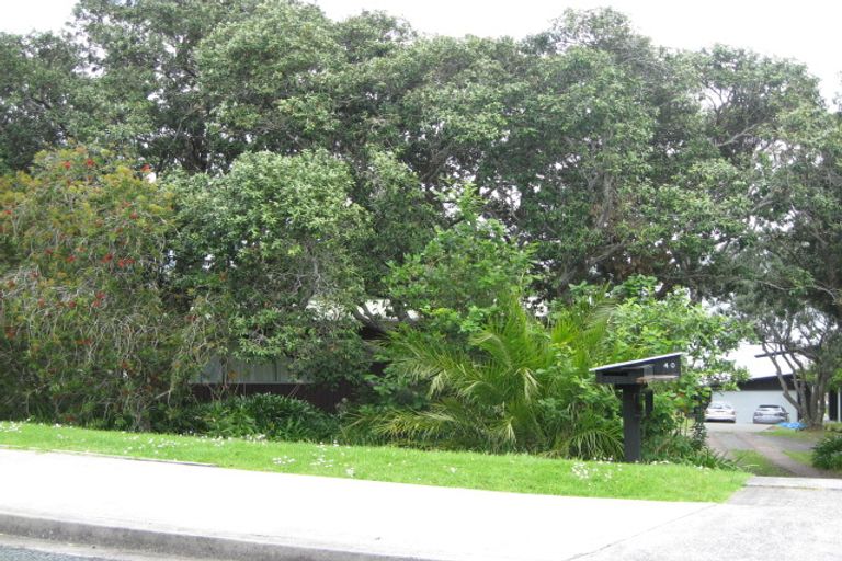 Photo of property in 40 Tindalls Bay Road, Tindalls Beach, Whangaparaoa, 0930