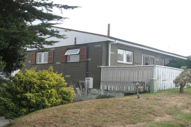 Photo of property in 1 Akaroa Drive, Maupuia, Wellington, 6022