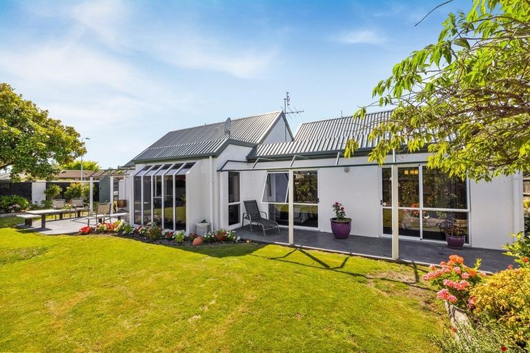 Photo of property in 70 Regency Crescent, Redwood, Christchurch, 8051