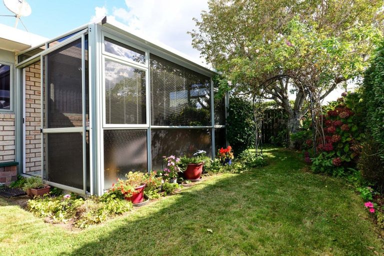 Photo of property in 2/38 Sandwich Road, St Andrews, Hamilton, 3200