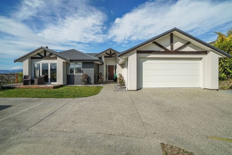 Photo of property in 11 Katania Heights, Brightwater, 7022