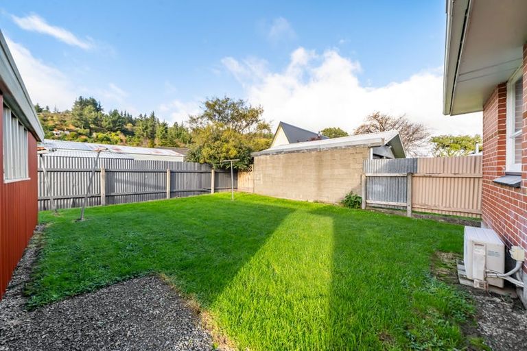 Photo of property in 2/8 Oregon Drive, Maoribank, Upper Hutt, 5018