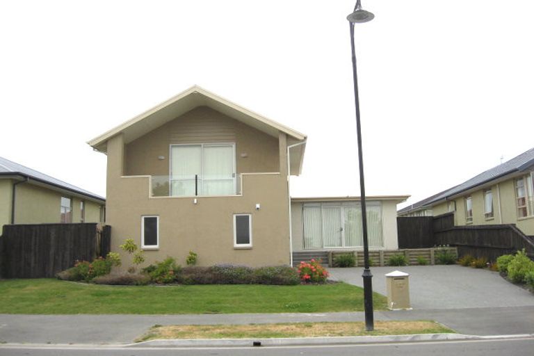 Photo of property in 12 Titirangi Crescent, Parklands, Christchurch, 8083