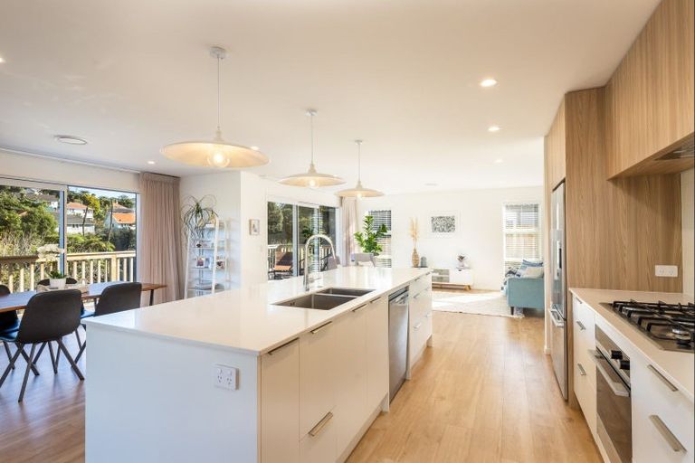 Photo of property in 37 Sycamore Grove, Lower Vogeltown, New Plymouth, 4310