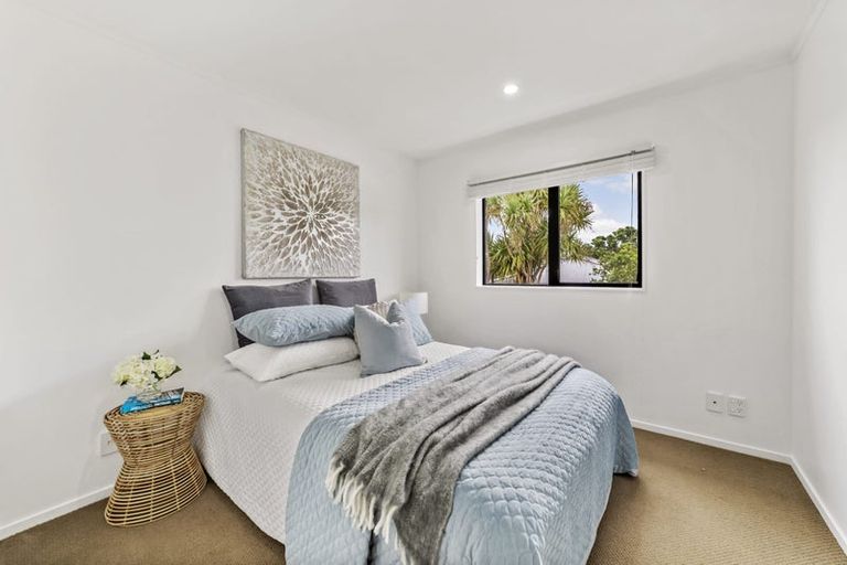 Photo of property in 2 Balmain Street, Newlands, Wellington, 6037