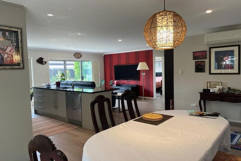 Photo of property in 24 Patons Road, Howick, Auckland, 2014