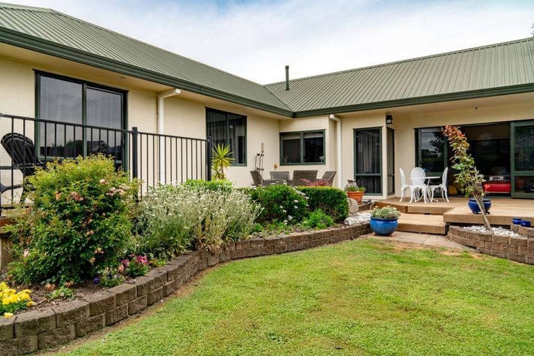 Photo of property in 4 Macarthur Mews, Rototuna, Hamilton, 3210