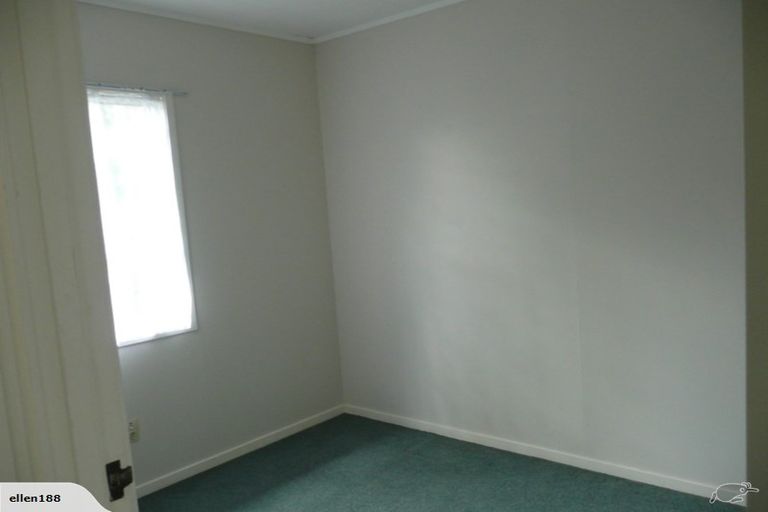 Photo of property in 9 Silverstone Place, Henderson, Auckland, 0612