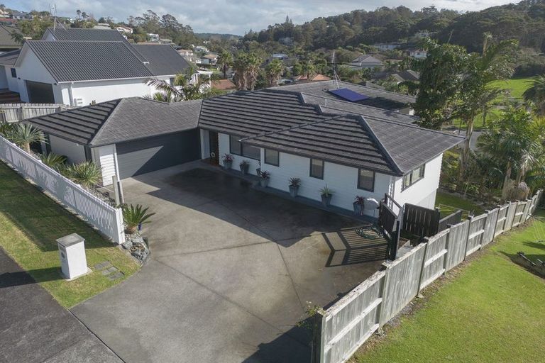Photo of property in 27 Coralsea Way, Arkles Bay, Whangaparaoa, 0932