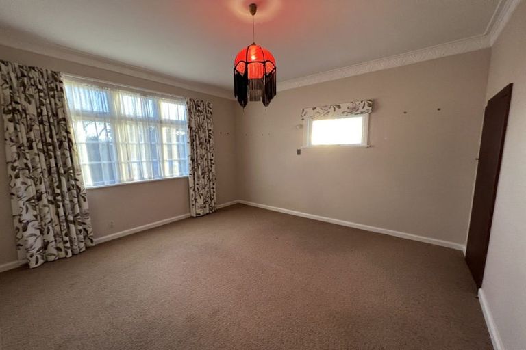 Photo of property in 29-31 Rangitira Avenue, Palmerston North, 4414