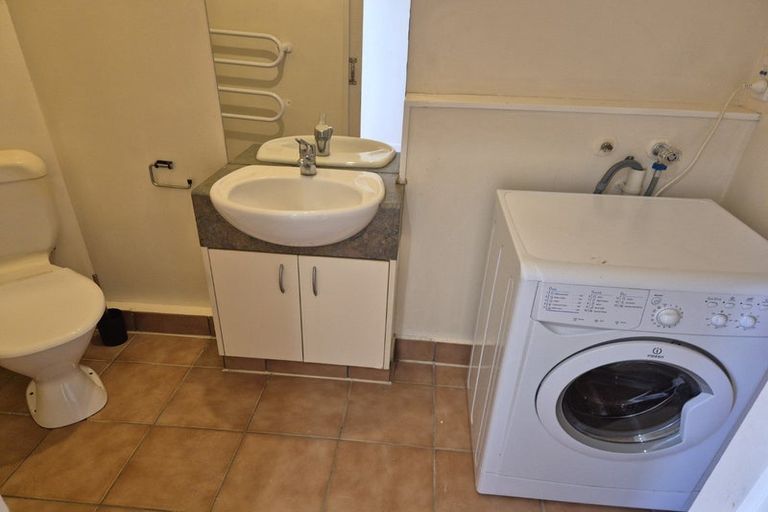 Photo of property in Terrace Tower Apartments, 13d/126 The Terrace, Wellington Central, Wellington, 6011