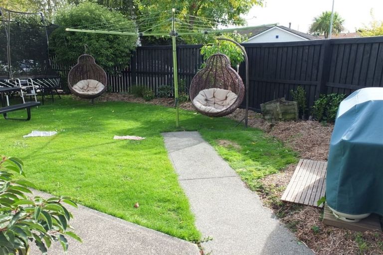 Photo of property in 1/10 Jamell Place, Avonhead, Christchurch, 8042