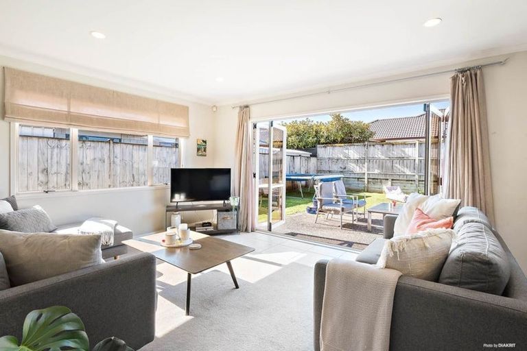 Photo of property in 9 Bronwylian Drive, Flat Bush, Auckland, 2016