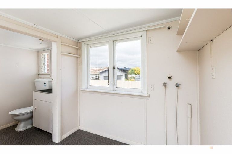 Photo of property in 39 Rhodes Street, Waimate, 7924