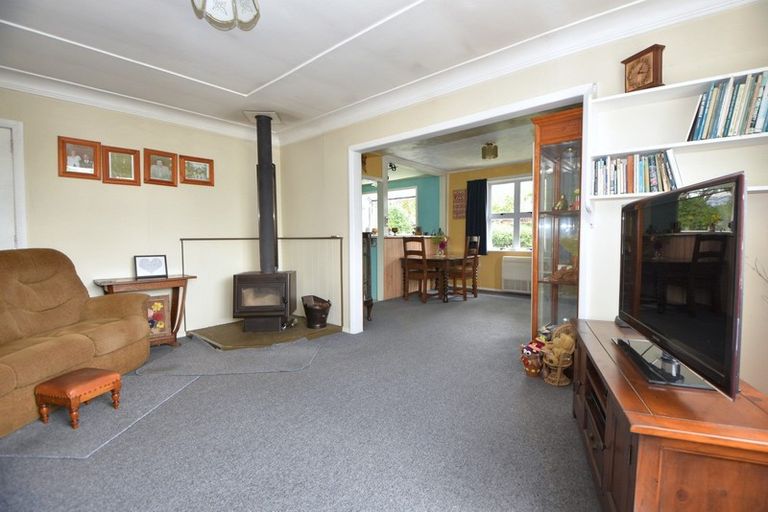 Photo of property in 93 Pembroke Street, Carterton, 5713