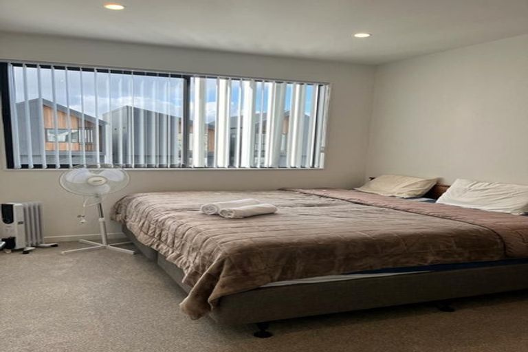 Photo of property in 2 Porowha Road, Westgate, Auckland, 0814