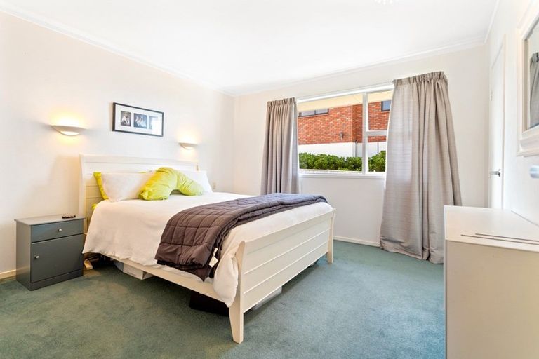 Photo of property in 6 Colwill Road, Massey, Auckland, 0614