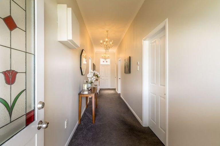 Photo of property in 43 Knowles Street, Terrace End, Palmerston North, 4410