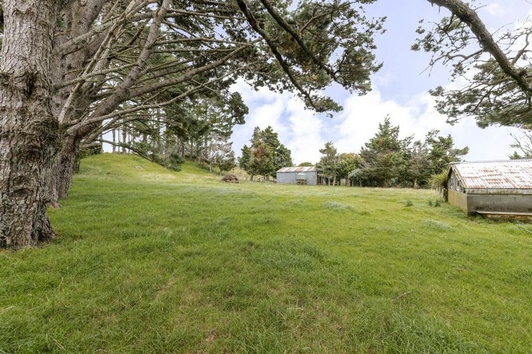 Photo of property in 327 Awai Road, Tarurutangi, New Plymouth, 4372