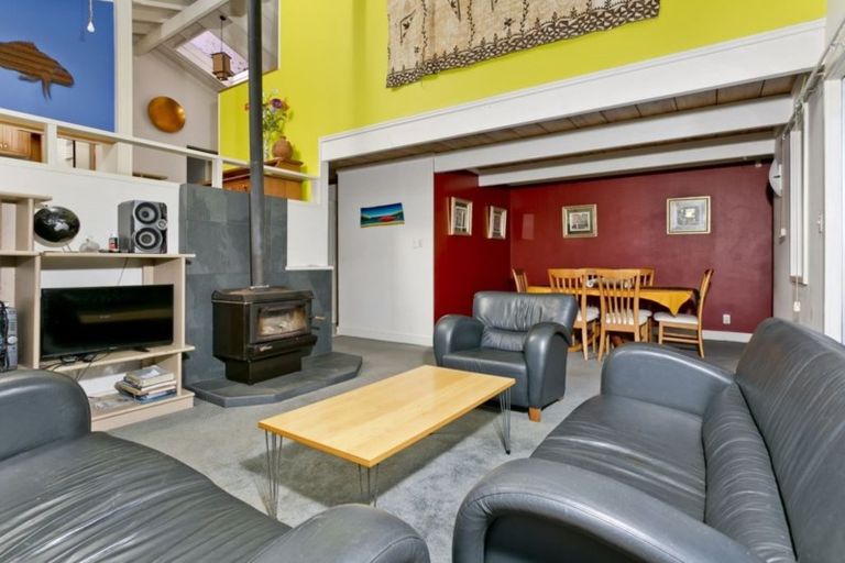 Photo of property in 50 Girrahween Drive, Totara Vale, Auckland, 0629